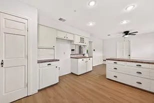 3031 Broadmoor Dr, Sugar Land, TX 77478 - Photo 10