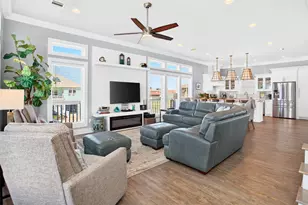 1335 Emerald Dr, Crystal Beach, TX 77650 - Photo 8