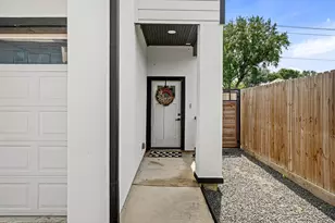 6476 T C Jester Blvd, Houston, TX 77091 - Photo 26