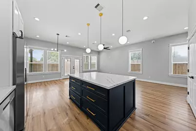 6476 T C Jester Boulevard, Houston, TX 77091 - Photo 4