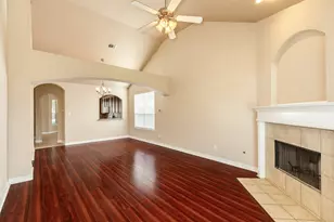 1025 Luke Dr, Alvin, TX 77511 - Photo 6
