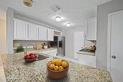 3714 Echo Grove Lane, Houston, TX 77043 - Photo 12