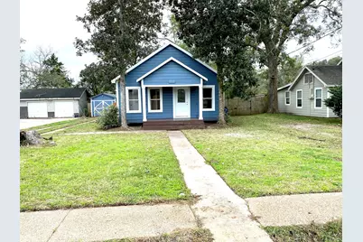 513 E Bernard Street, West Columbia, TX 77486 - Photo 1