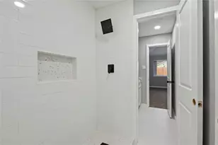 11551 Gullwood Dr, Houston, TX 77089 - Photo 12