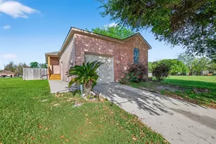 17111 Loch Raven Ln, Houston, TX 77060 - Photo 2