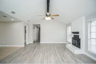 10834 Parkland Woods Drive, Sugar Land, TX 77498 - Photo 4