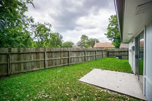 10834 Parkland Woods Dr, Sugar Land, TX 77498 - Photo 16