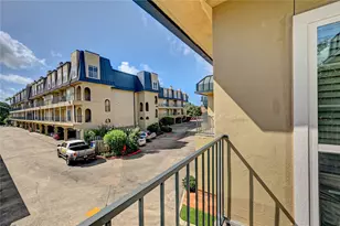 921 Marine Dr, Galveston, TX 77550 - Photo 26