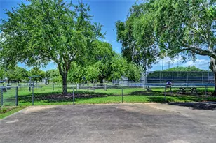 921 Marine Dr, Galveston, TX 77550 - Photo 42