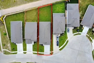 319 Ice Shr Trl, Dayton, TX 77535 - Photo 4