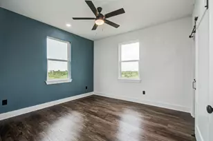 1211 W Canal, Crystal Beach, TX 77650 - Photo 20