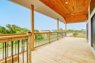 1211 W Canal, Crystal Beach, TX 77650 - Photo 4