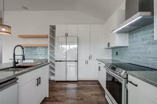 1211 W Canal, Crystal Beach, TX 77650 - Photo 16