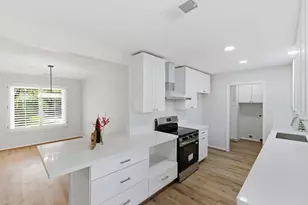 9326 Meadowbriar Ln, Houston, TX 77063 - Photo 14
