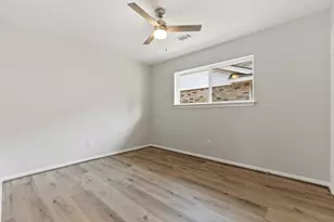 9326 Meadowbriar Ln, Houston, TX 77063 - Photo 34