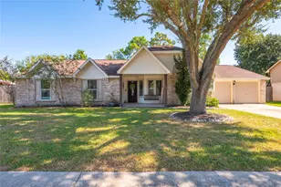 1304 Edinburgh Dr, Friendswood, TX 77546 - Photo 8
