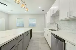 4536 Sunflower St, Houston, TX 77051 - Photo 8