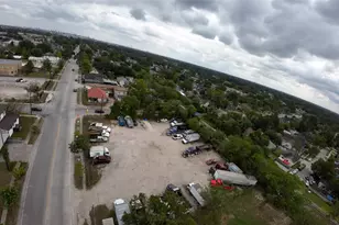 7206 Capitol St, Houston, TX 77011 - Photo 2