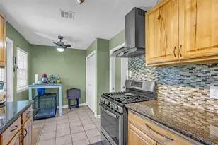 5129 Nina Lee Ln, Houston, TX 77092 - Photo 8