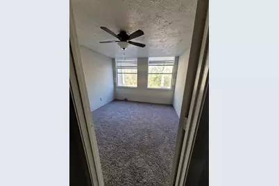 28 Lakeway Street, Conroe, TX 77304 - Photo 4