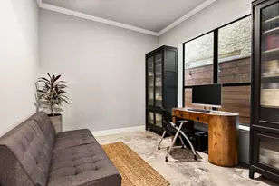 306 W Saulnier St, Houston, TX 77019 - Photo 6