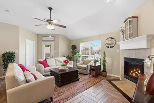 102 Golfview Ct, Montgomery, TX 77356 - Photo 2