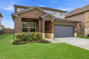 411 April Bay Dr, Conroe, TX 77316 - Photo 2