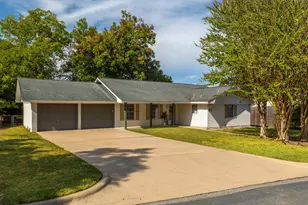 802 Spinn St, Brenham, TX 77833 - Photo 1