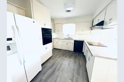 802 Spinn Street, Brenham, TX 77833 - Photo 6