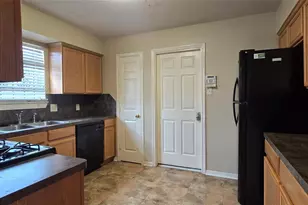 7929 Comal St, Houston, TX 77051 - Photo 8