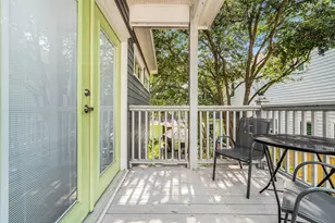 1032 Alexander St, Houston, TX 77008 - Photo 1