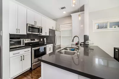 1032 Alexander Street #A, Houston, TX 77008 - Photo 6