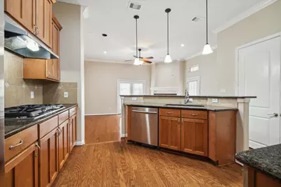 5629 Dolores Place Lane #B, Houston, TX 77057 - Photo 10