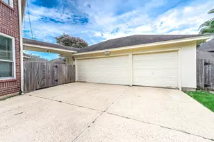 2923 Elsbury Ln, Pearland, TX 77584 - Photo 36