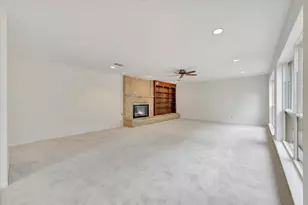15414 Pleasant Valley Rd, Houston, TX 77062 - Photo 10