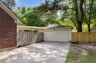 130 Quiet Oak Cir, The Woodlands, TX 77381 - Photo 34