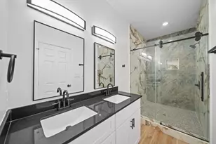 2195 W Lang, Alvin, TX 77511 - Photo 16