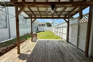 231 W Broad St, Freeport, TX 77541 - Photo 18