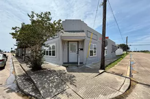 231 W Broad St, Freeport, TX 77541 - Photo 1