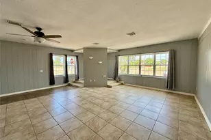 231 W Broad St, Freeport, TX 77541 - Photo 8