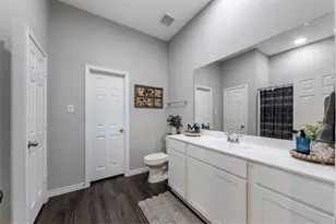 1302 Trinity St, Anahuac, TX 77514 - Photo 16