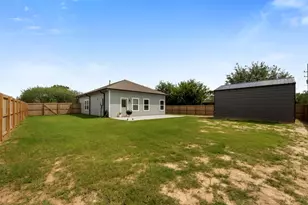 1302 Trinity St, Anahuac, TX 77514 - Photo 24