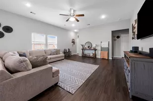 1302 Trinity St, Anahuac, TX 77514 - Photo 6