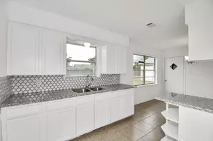 8534 Fillmore St, Houston, TX 77029 - Photo 12