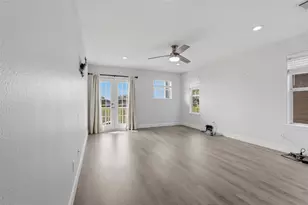 9026 McGallion Rd, Houston, TX 77022 - Photo 16