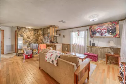 123 Hilltop, Onalaska, TX 77360 - Photo 4