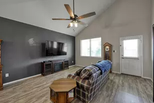 7027 Bonaire Vista Ln, Conroe, TX 77304 - Photo 10