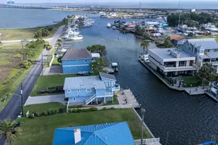 710 91st St, Galveston, TX 77554 - Photo 28