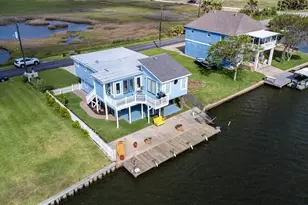 710 91st St, Galveston, TX 77554 - Photo 2
