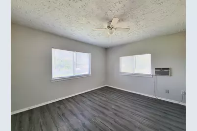 711 Avenue A #4, La Marque, TX 77568 - Photo 6